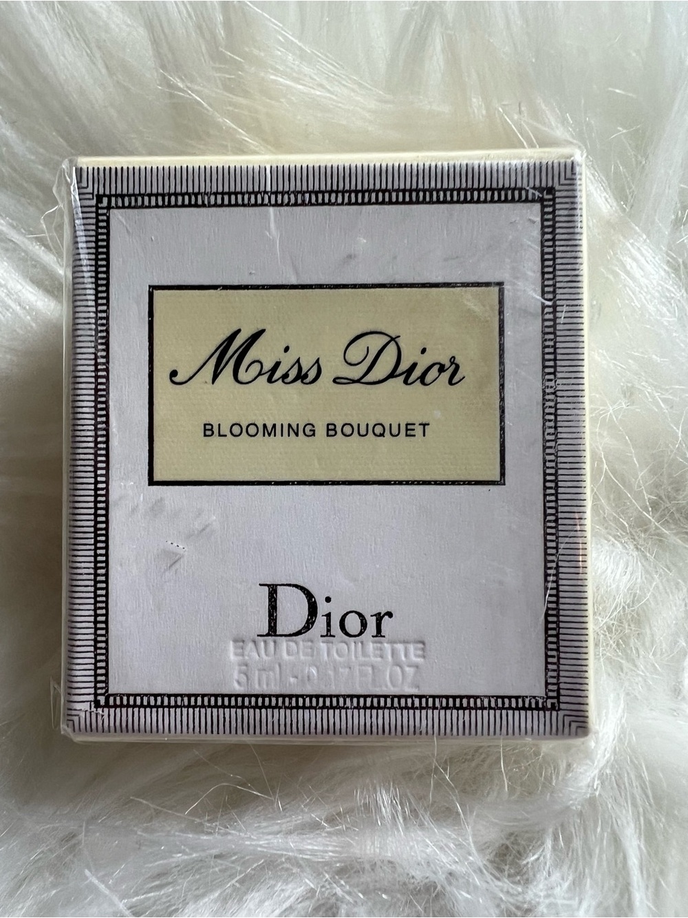 Dior Miss Dior Blooming Bouquet Mini - White and Cream Packaging